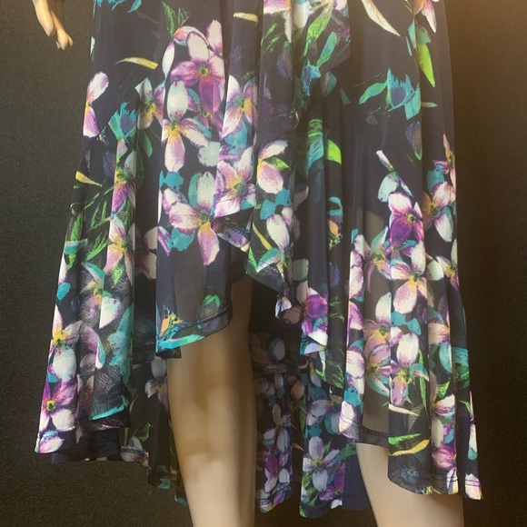 JOSIE FLORAL PRINT WRAP DRESS - Picture 10 of 13